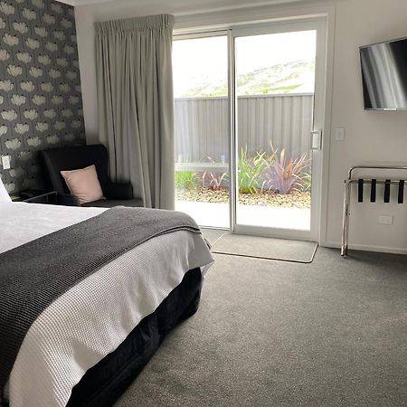 Lakeview Terrace Accommodation ครอมเวลล์ ภายนอก รูปภาพ
