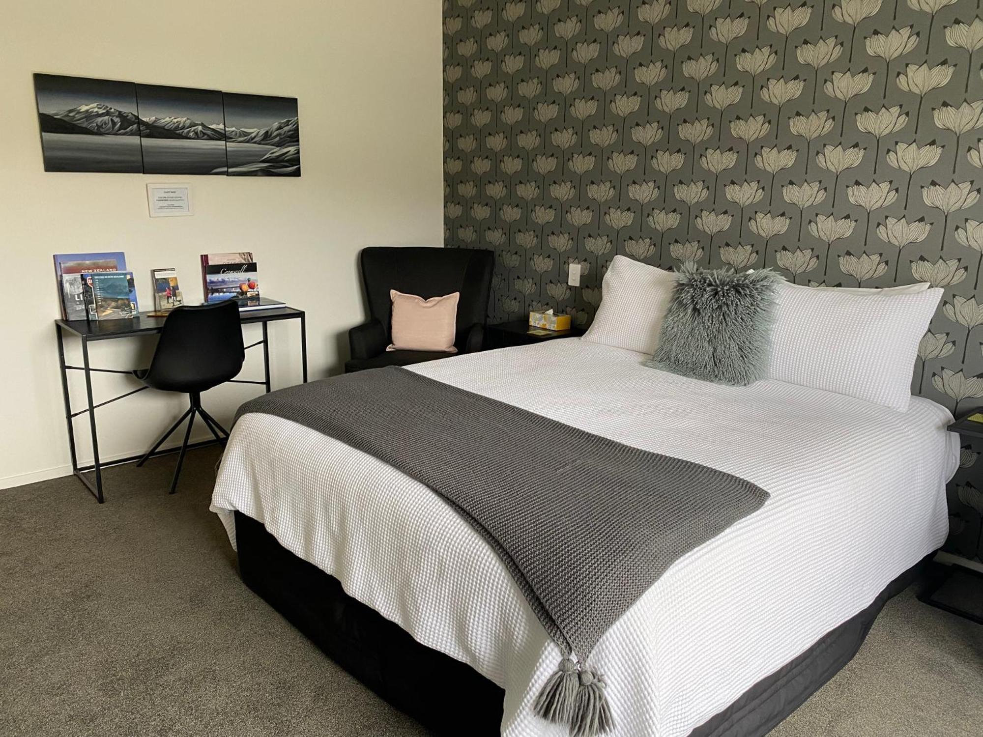 Lakeview Terrace Accommodation ครอมเวลล์ ภายนอก รูปภาพ
